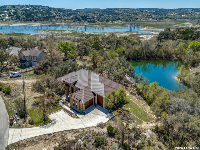 Listing photo id 0 for 1556 Canyon Lake Drive