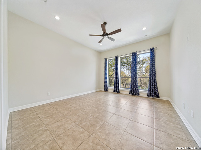 Listing photo id 21 for 1556 Canyon Lake Drive