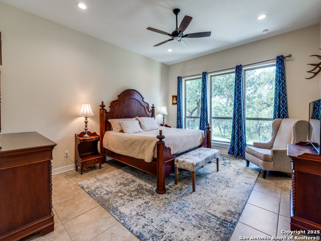 Listing photo id 22 for 1556 Canyon Lake Drive