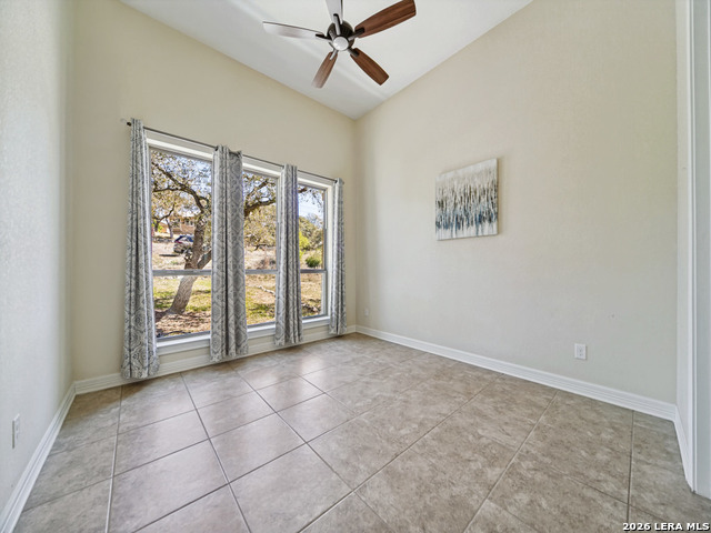 Listing photo id 25 for 1556 Canyon Lake Drive