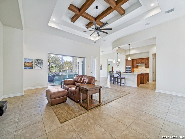 Listing photo id 6 for 1556 Canyon Lake Drive