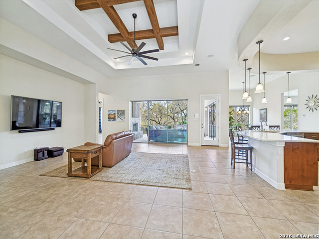 Listing photo id 7 for 1556 Canyon Lake Drive