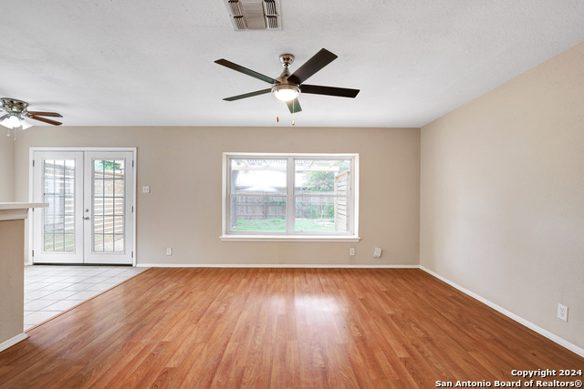 Image 3 of 27 For 7224 Spring Flower