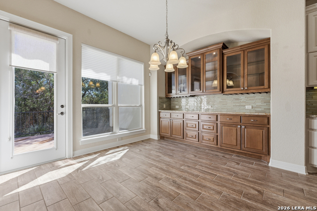 Image 6 of 38 For 22714 Reposo