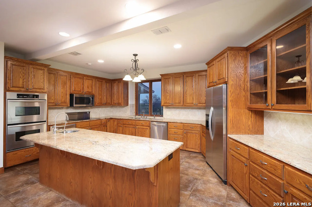 Listing photo id 13 for 1141 Currie Road