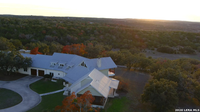 Listing photo id 25 for 1141 Currie Road