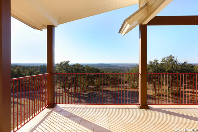 Listing photo id 37 for 1141 Currie Road
