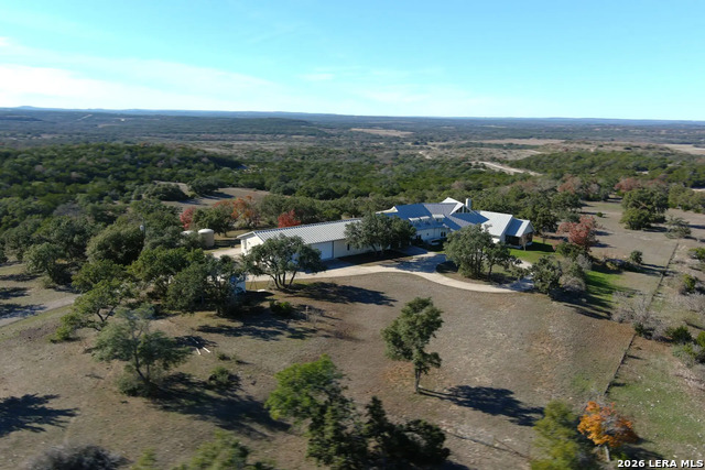 Listing photo id 2 for 1141 Currie Road