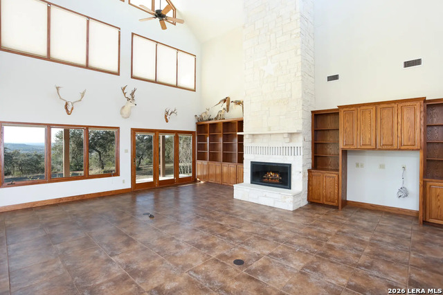 Listing photo id 6 for 1141 Currie Road