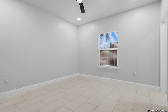 Image 18 of 33 For 1635 Chavaneaux E