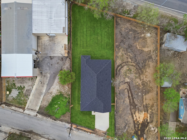 Image 30 of 33 For 1635 Chavaneaux E