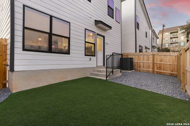 Image 18 of 20 For 16011 Babcock #26