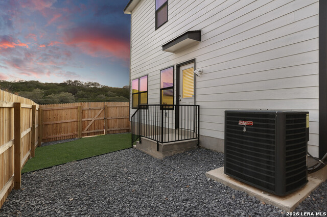 Image 19 of 20 For 16011 Babcock #26