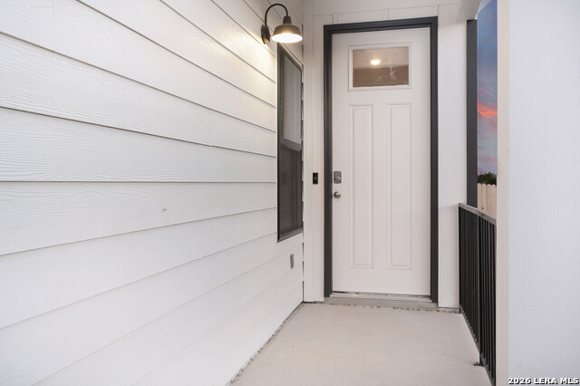 Image 2 of 20 For 16011 Babcock #26