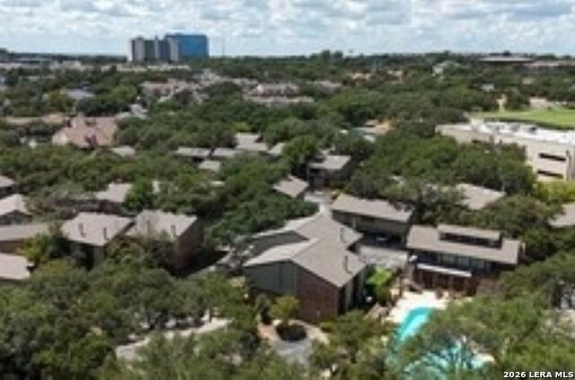 Image 20 of 23 For 11815 Vance Jackson  606