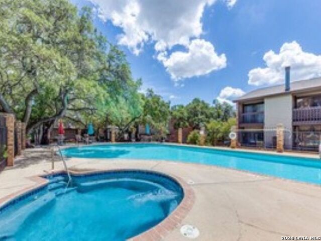 Image 22 of 23 For 11815 Vance Jackson  606