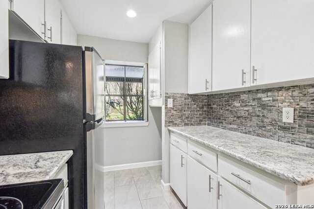 Image 8 of 23 For 11815 Vance Jackson  606