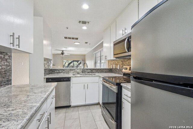 Image 9 of 23 For 11815 Vance Jackson  606