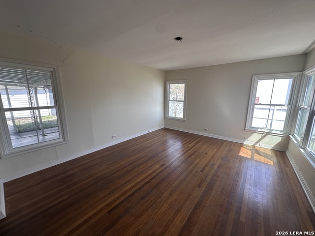 Image 3 of 21 For 315 Shadwell