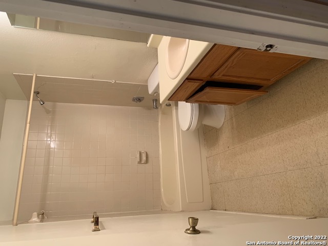 Image 2 of 10 For 6307 Bostonian  2