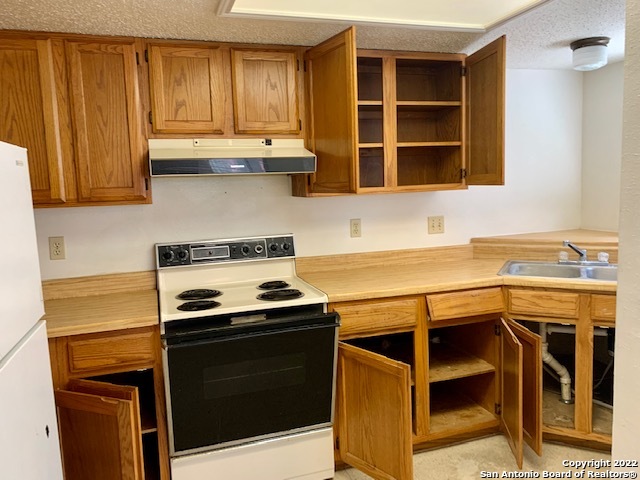 Image 4 of 10 For 6307 Bostonian  2