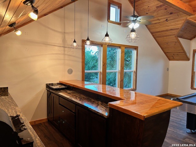 Image 3 of 9 For 707 Faurie Rd.  Garage Apa