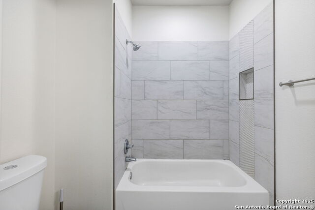 Image 40 of 50 For 913 Long Mdw