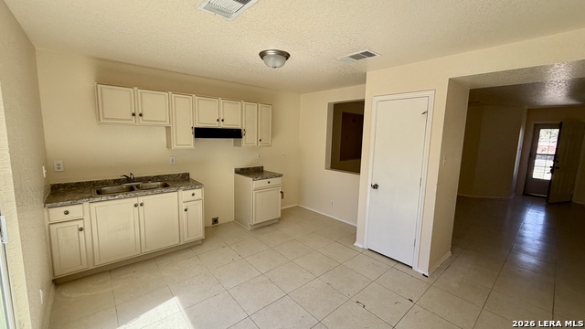 Image 6 of 24 For 10026 Sungate Park