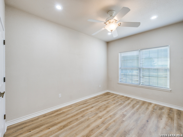 Image 17 of 20 For 439 Bear Gardens