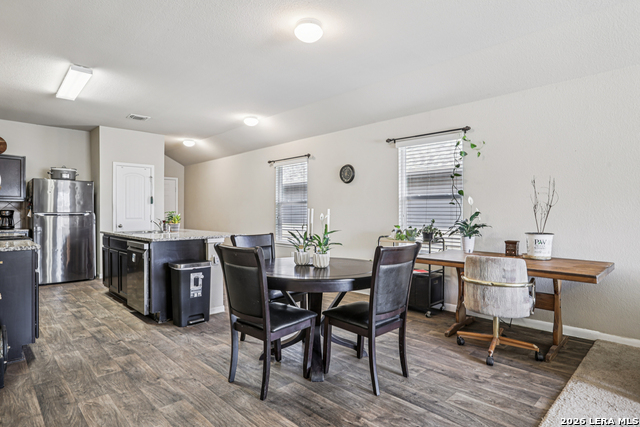 Listing photo id 9 for 12103 Riprap