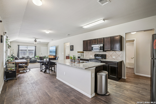 Listing photo id 10 for 12103 Riprap