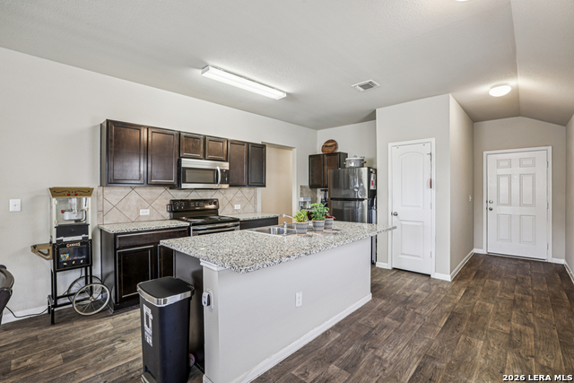 Listing photo id 11 for 12103 Riprap