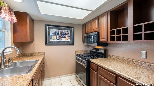 Image 6 of 22 For 7626 Meadow Lawn