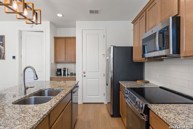 Image 17 of 41 For 2119 Hofstaat