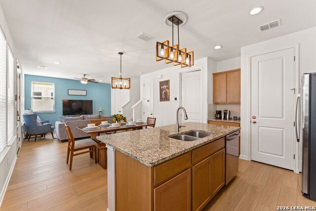 Image 19 of 41 For 2119 Hofstaat