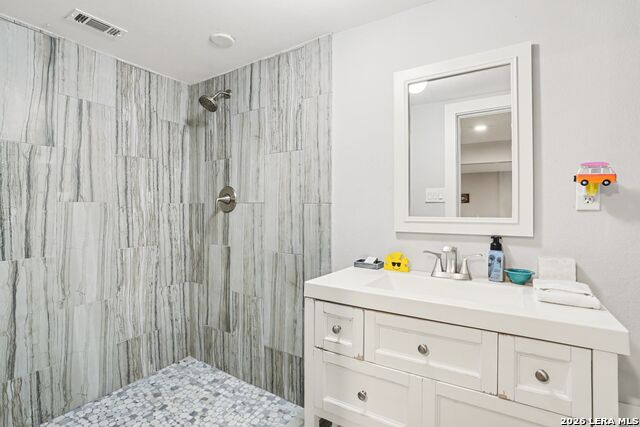 Image 18 of 37 For 1820 Triple Peak