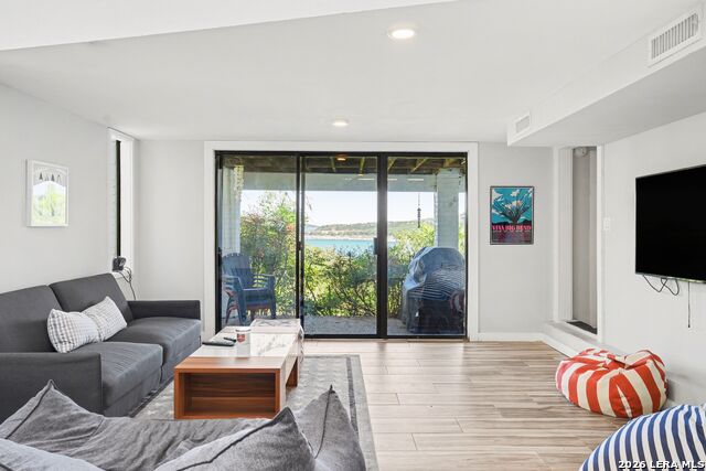 Image 22 of 37 For 1820 Triple Peak