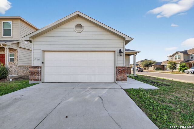 Image 2 of 27 For 12904 Cicely