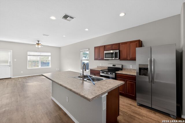 Image 4 of 27 For 12904 Cicely