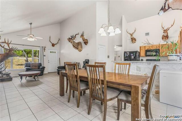 Listing photo id 10 for 5465 Chimney Rock