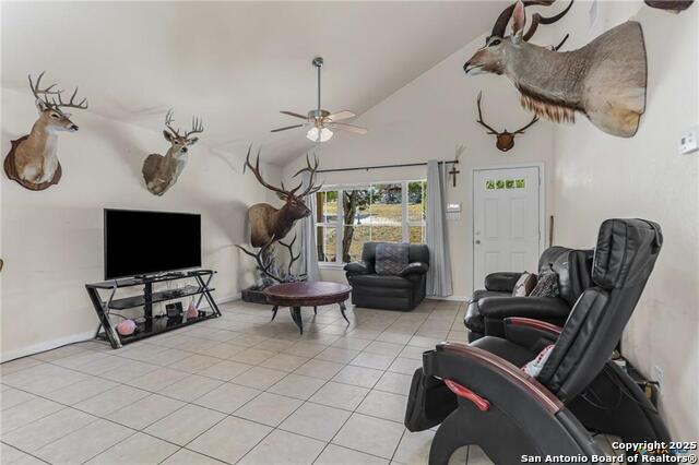 Listing photo id 5 for 5465 Chimney Rock