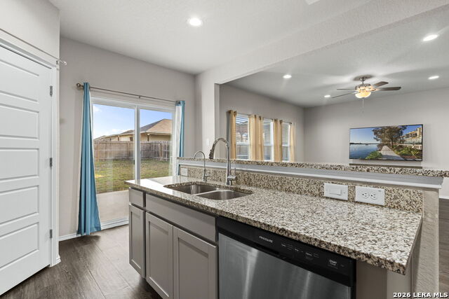 Image 15 of 33 For 12914 Lucas  