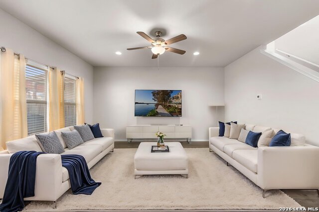 Image 6 of 33 For 12914 Lucas  