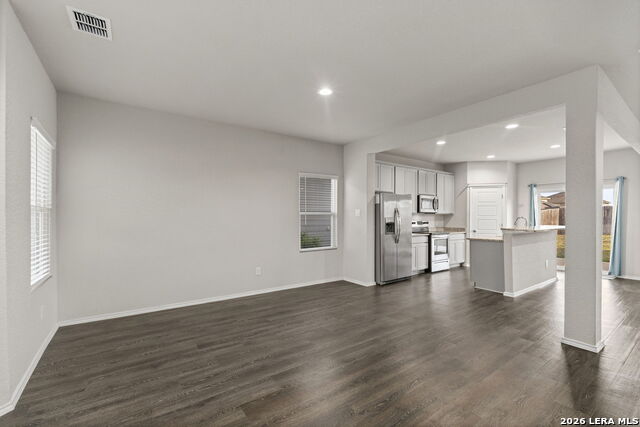 Image 9 of 33 For 12914 Lucas  