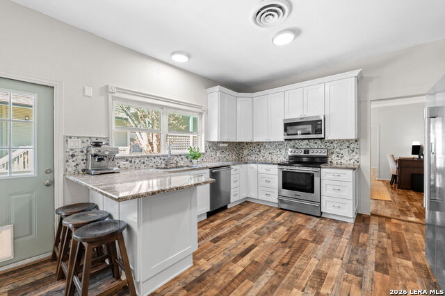 Image 13 of 41 For 230 Argyle  