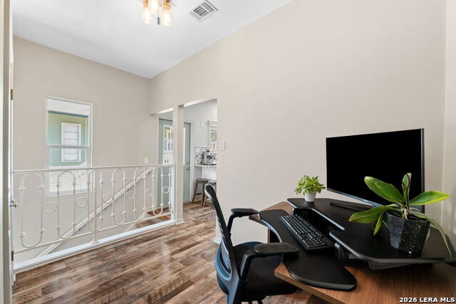 Image 18 of 41 For 230 Argyle  