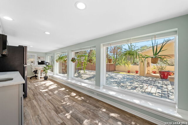 Image 22 of 41 For 230 Argyle  