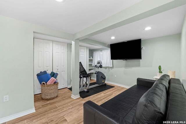 Image 25 of 41 For 230 Argyle  