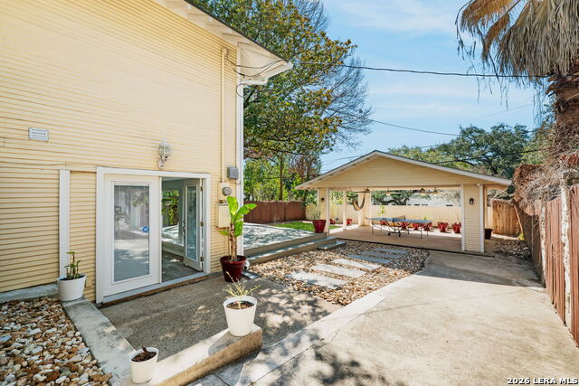 Image 32 of 41 For 230 Argyle  