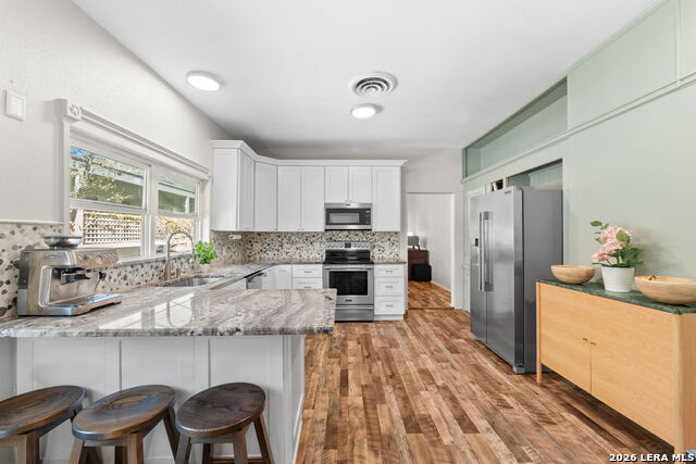 Image 9 of 41 For 230 Argyle  